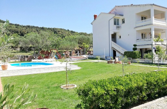 Apartments Roberto, (14183), Kampor, Croatia