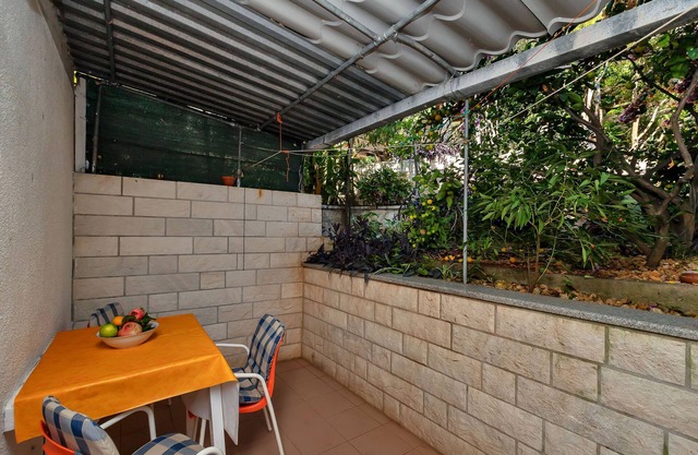 Apartments Robinzon Milivoj (58971-A2) - Bogomolje