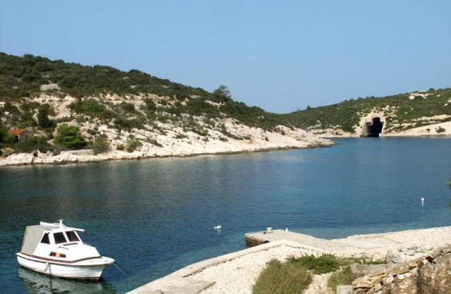 Apartments Roki (103621-A2) - Vis - island Vis