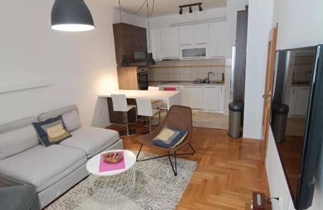 Apartments Romana - One Bedroom Apartment with Balcony