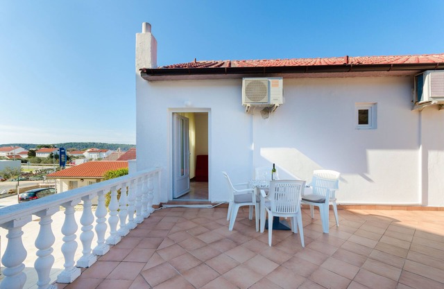 Apartments Slavenka (85941-A3) - Banjol - island Rab