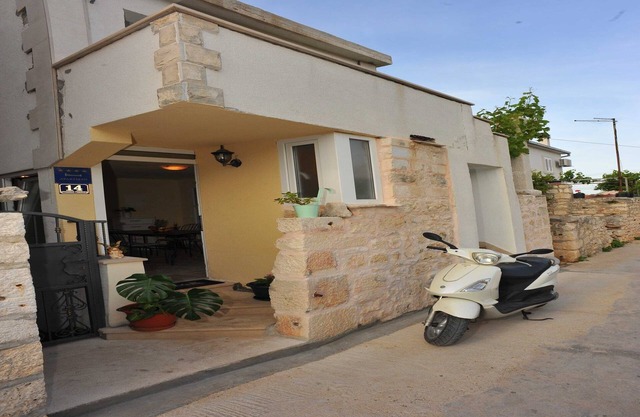 Apartments Tino- Two Bedroom Apartment with Terrace and Sea View(A2)