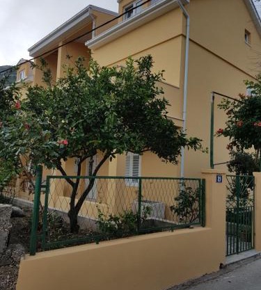 Apartments Viganj