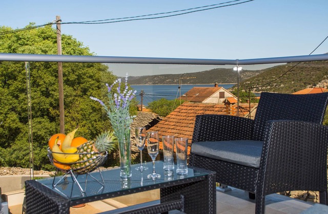 Apartments Villa LA (59731-A3) - Drvenik Veliki