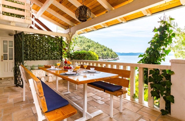 Apartments Villa Smokvina (11248-A3) - Bogomolje