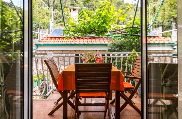 Apartments Villa Smokvina (11248-A5) - Bogomolje