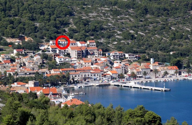 Apartments with a parking space Vis - 8869