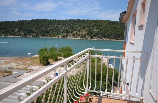 Apartments Zlatko (13601-A4) - Jadrtovac