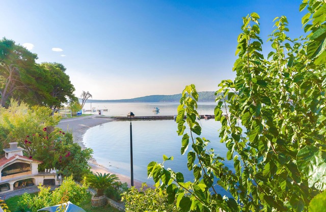 Apartments Zoran (84611-A2) - Banjol - island Rab