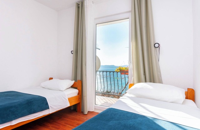 Apartments Zorica (11077-A5) - Marusici