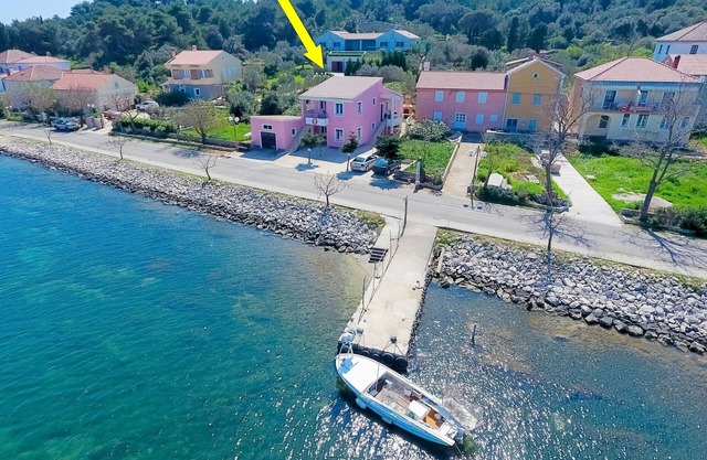 Apartments Zvonko, (16325), Veli Rat, Croatia
