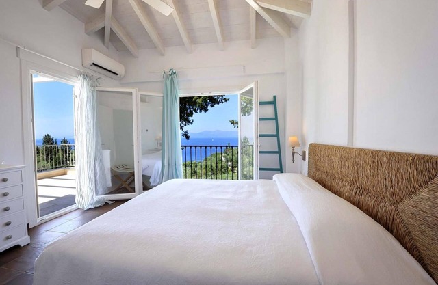 Apeiron I Villa - Instaworthy Views Ace Location