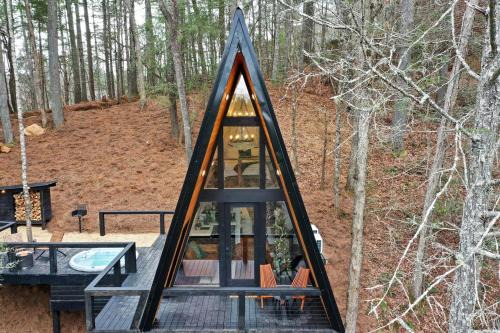 Apex Treehouse in Blue Ridge, GA