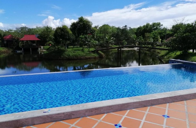 Api-api Eco Chalet