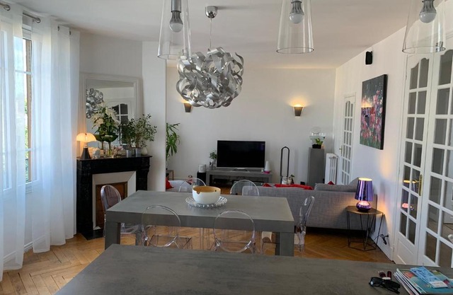 Appartement de charme 77 m2 proche commodités