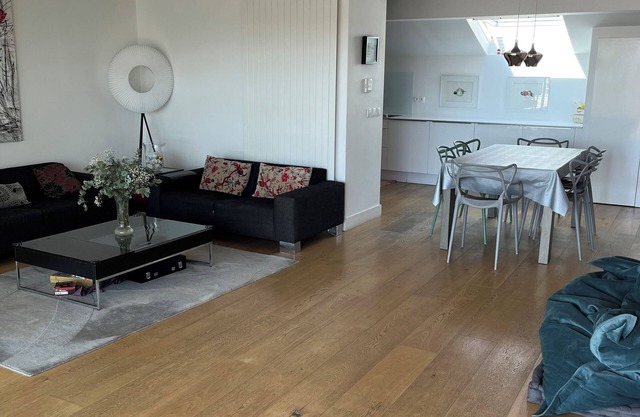 Appartement Duplex Quartier Bompard, vue mer et Proche Bonne-mère