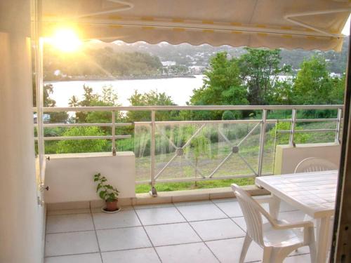 Appartement face à la mer à La Trinité – 70 m² – Terrasse