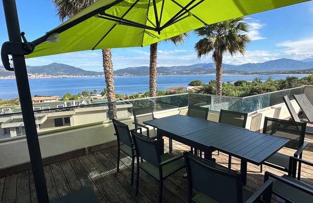 Appartement Terrasse et vue sur mer
