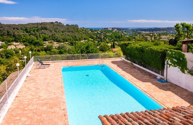 Appartment villa bottom with swimming pool