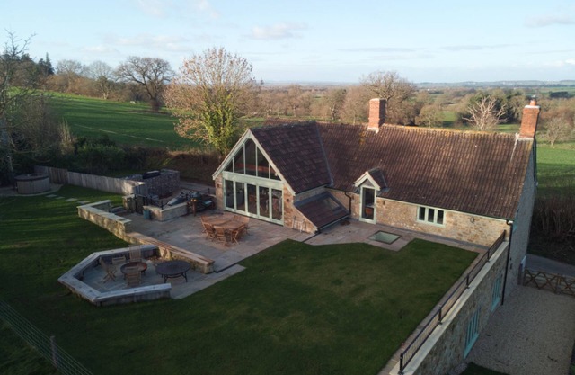 Apple Loft - Beautiful Somerset cottage, sleeps 13 guests in 6 bedrooms