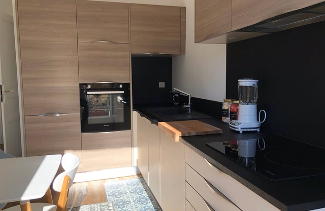 Apprtmt 2 bedrooms, 2 bathrooms, air-conditioned, Hyper Center, free parking