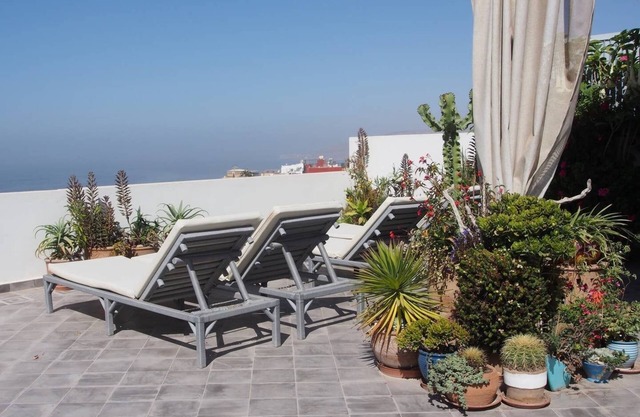 APPT SUNNY FACING ATLANTIC TERRACE SOLARIUM