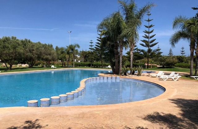 Appt with garden level 200m2,EDEN ISLAND, beach, swimming pools, security.