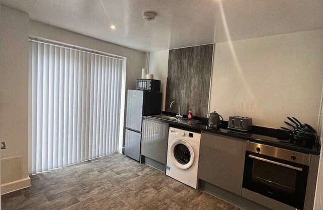 Apt 2: Comfortable newly refurbished apartment