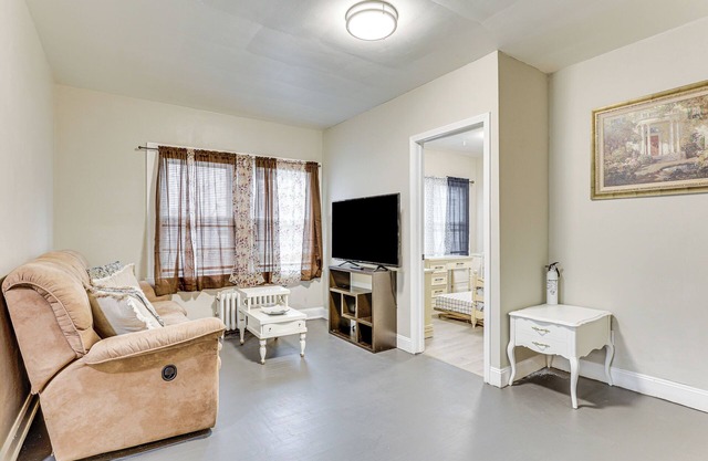 Apt 4 Mi to Youngstown State University!