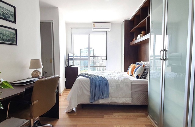 Apt close to Paulista Ave. AC & balcony on 13th F