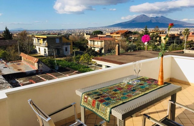 Apt in a Villa with Terrace on stunning Vesuvio View!