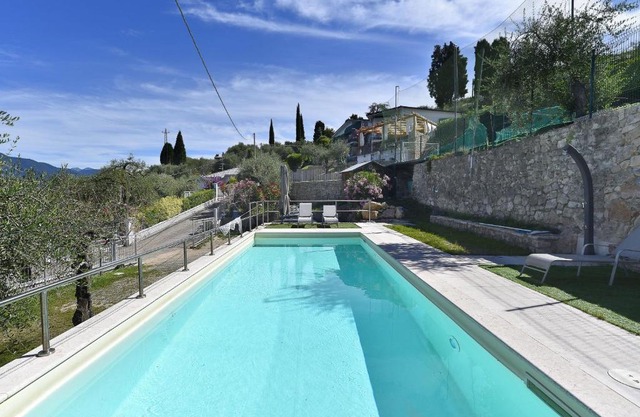 Apt in villa con sauna, piscina e campo da sport
