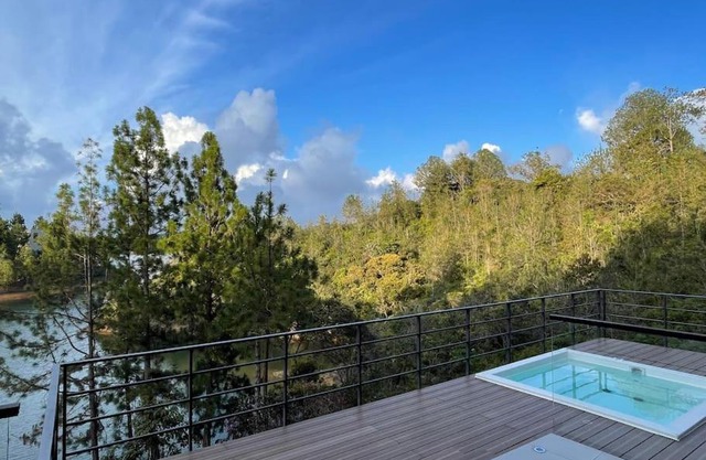 Aqua Guatapé - Lakeside Luxury Villa