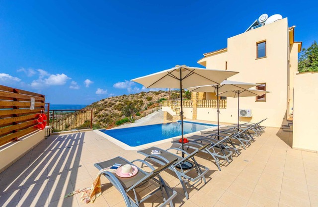 Aqua Royal - Four Bedroom Villa, Sleeps 8