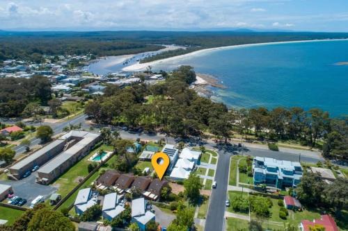 Aquamarine - modern & bright Huskisson townhouse