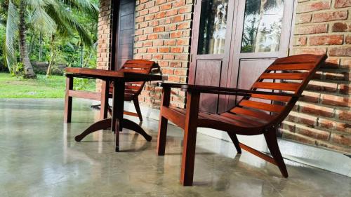 Araliya Lake Camp Resort