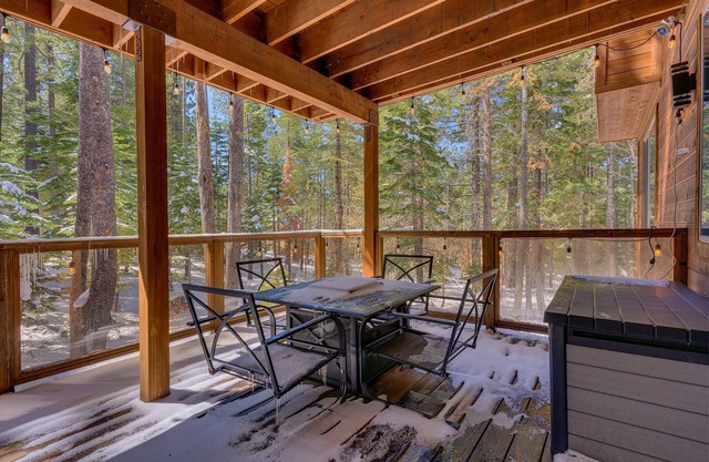 Arcades, Sauna, Spa, Pool Table, Dreamy Chefs Kitchen: The Lodge