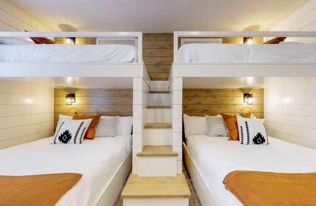 Arcadia 12 | Shuffleboard * Games * PAC-MAN * Deluxe Kitchen * Patio BBQ