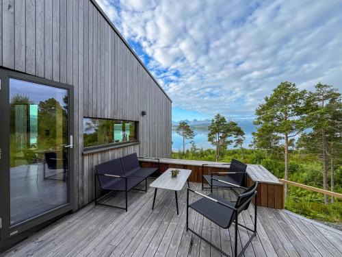 Architect-Designed Cabin With View In Molde