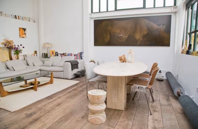 Architectual designed Atelier at the footsteps of Sacre Coeur