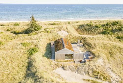 Architectural Gem With Sea View In Ålbæk
