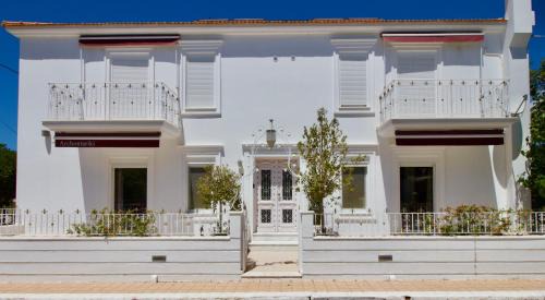 Archontariki Luxury suites collection in Lakithra village