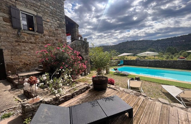 Ardèche, Les Assions, near Les Vans, Mas de jallet, private pool. 6 to 10 p