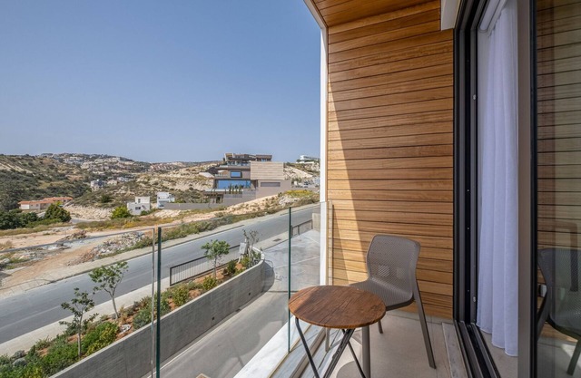 Aria Residence I - Two Bedroom Apartment, Sleeps 4