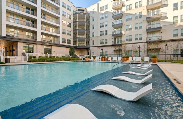 Arlington Upscale 2BD 2BA Apartment