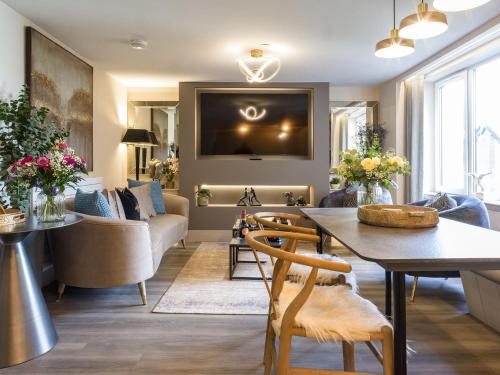 Arran Shores Luxury Shorefront Apartment 9