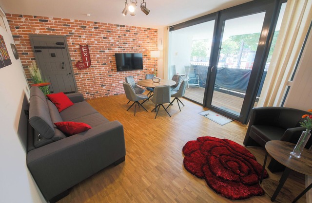 ART City-Studio 12 Kassel Fulda-Ufer, 3 bedrooms, terrace, balcony, up to 8 persons