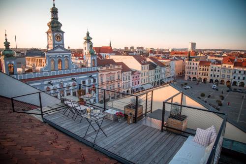 ART room with rooftop prosecco picnic or breakfast