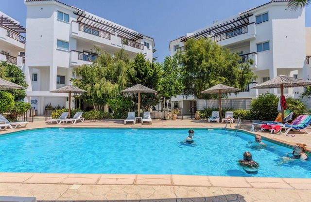 Artemis Cynthia Complex