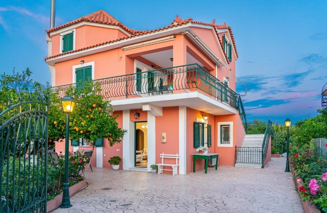 Artemis superb 2 bedroom apartment 700 m away from the beach